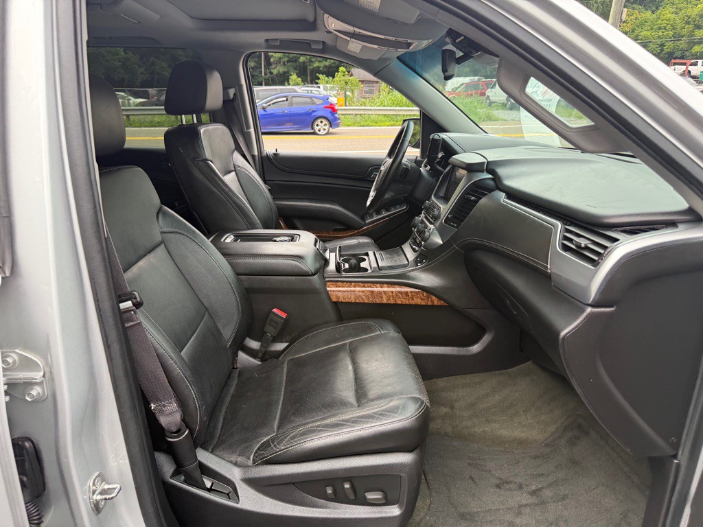 2015 Chevrolet Suburban Image 42