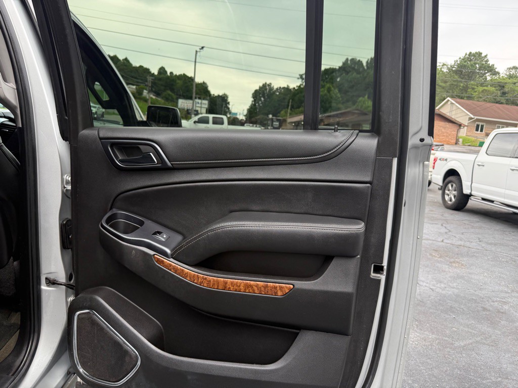 2015 Chevrolet Suburban Image 43