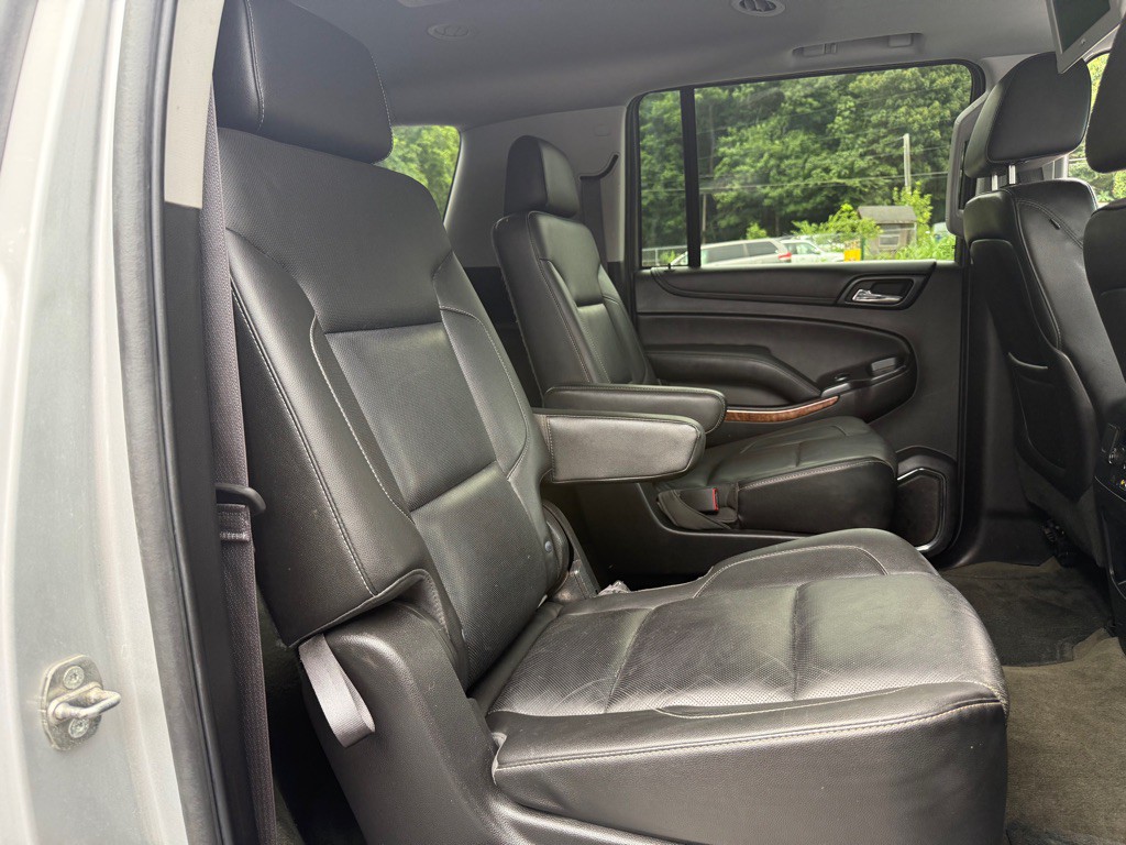 2015 Chevrolet Suburban Image 46