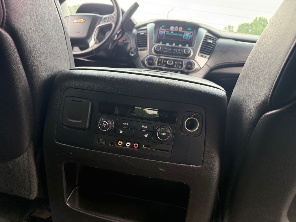 2015 Chevrolet Suburban Image 47