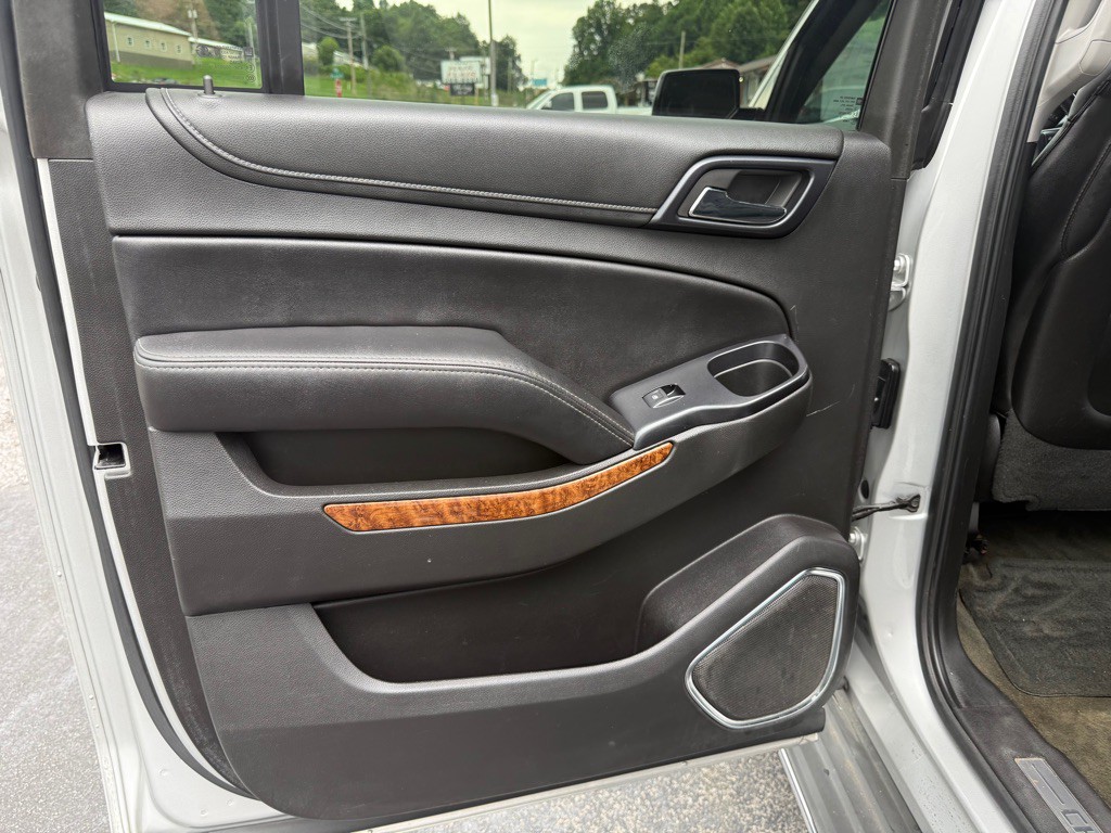 2015 Chevrolet Suburban Image 48