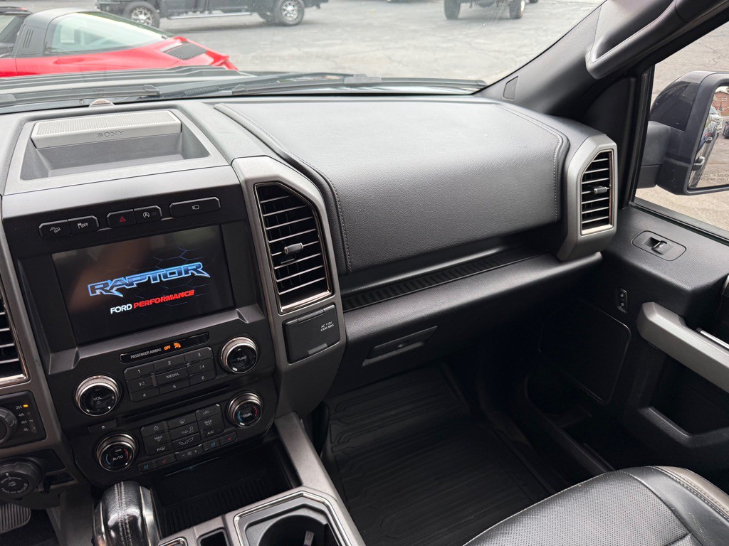 2017 Ford F-150 Image 38