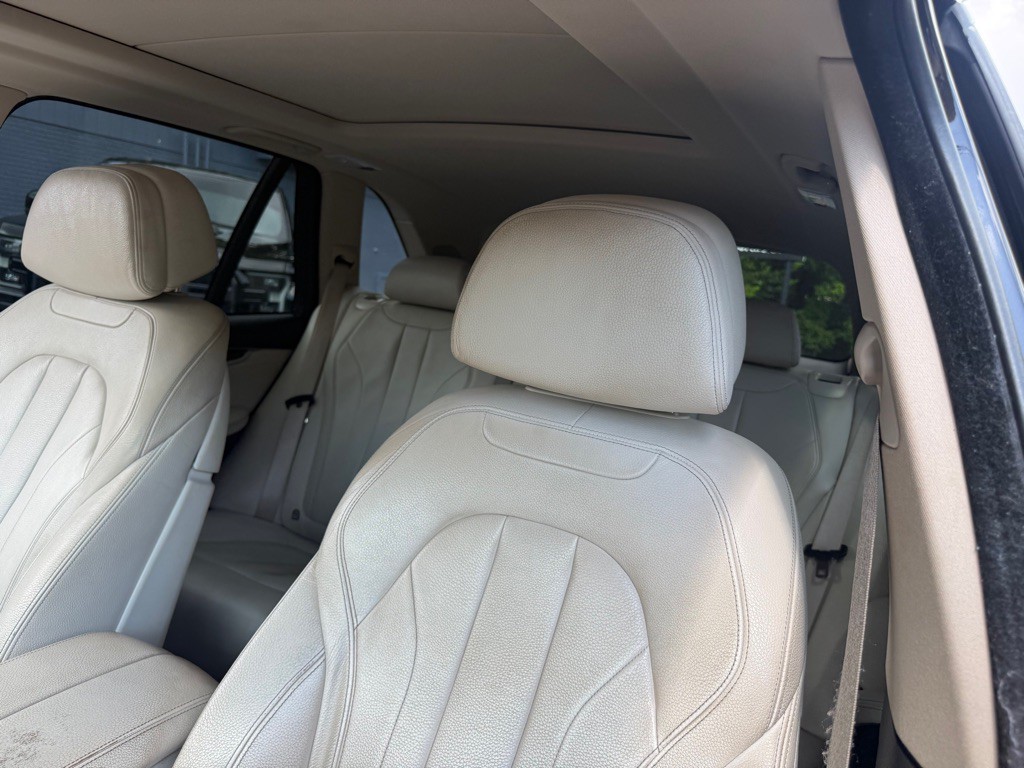 2015 BMW X5 Image 38