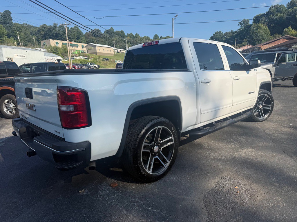 2015 GMC Sierra Image 17