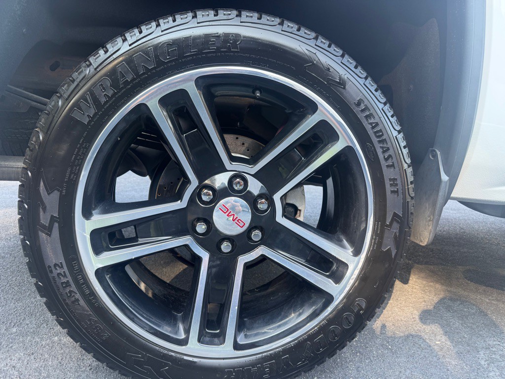 2015 GMC Sierra Image 30