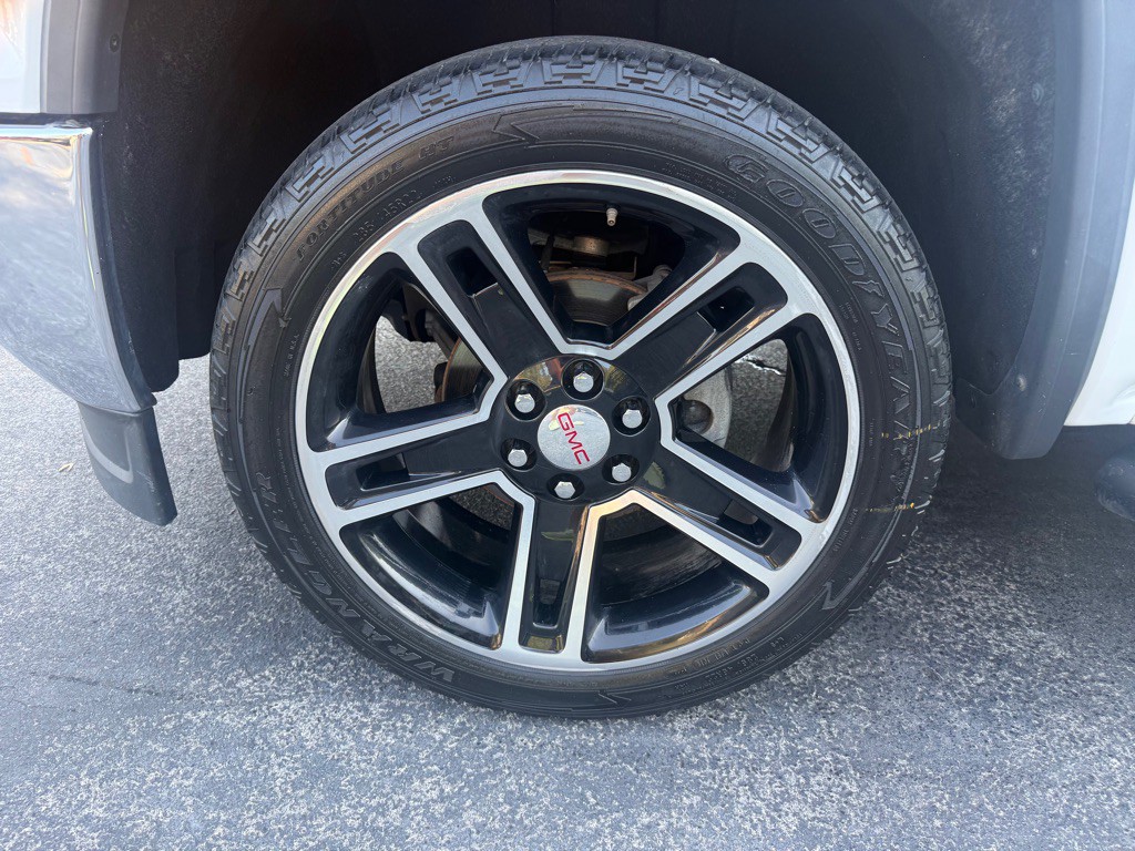 2015 GMC Sierra Image 32