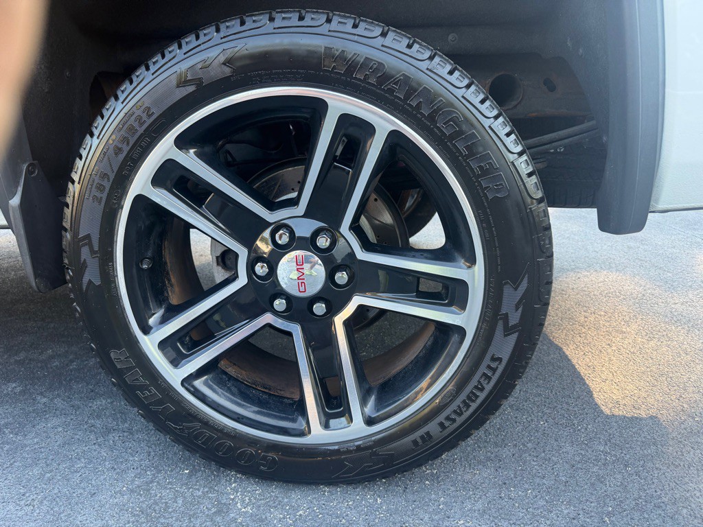 2015 GMC Sierra Image 33