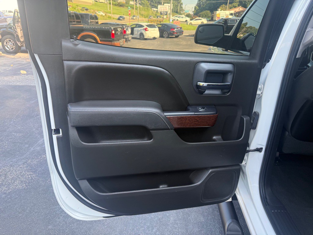 2015 GMC Sierra Image 46