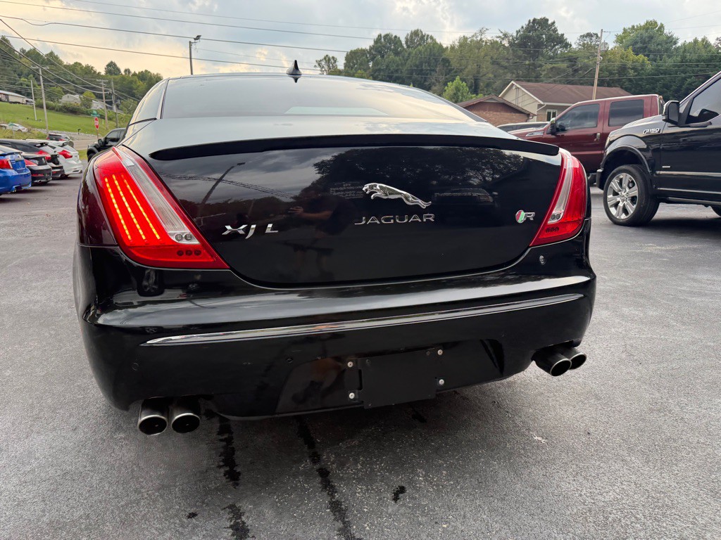 2014 Jaguar XJ Image 11