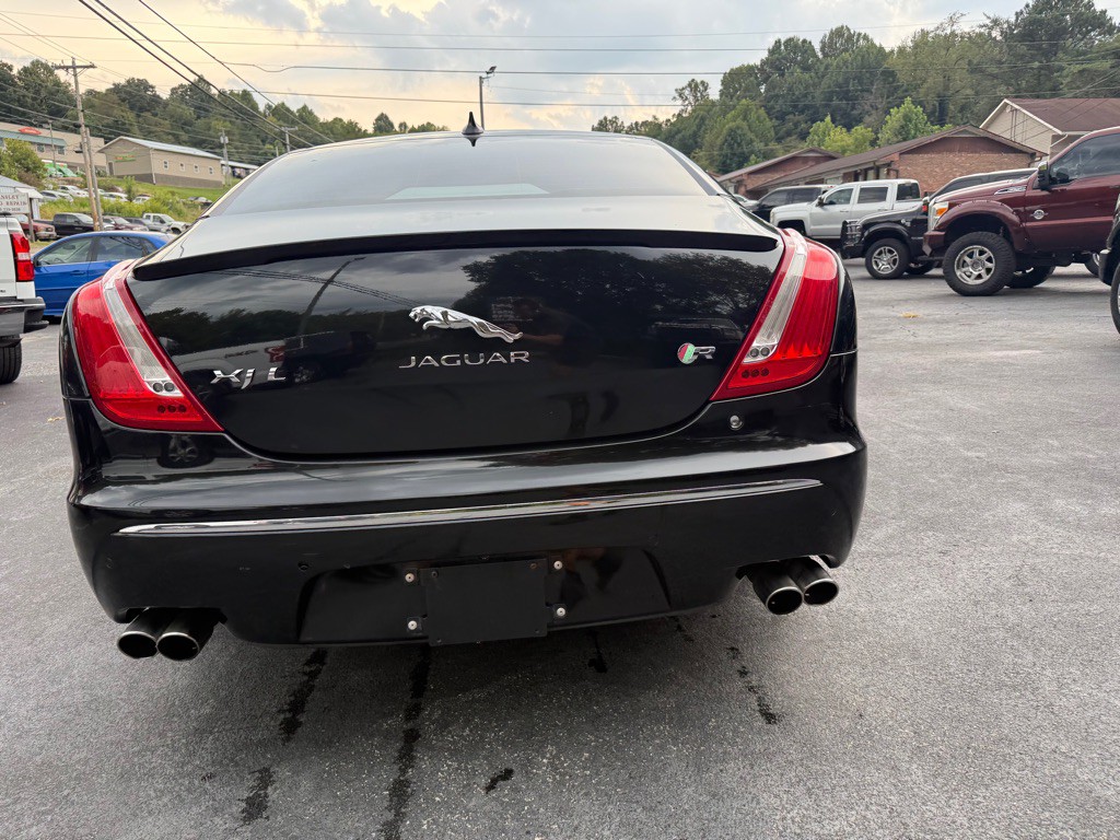 2014 Jaguar XJ Image 12