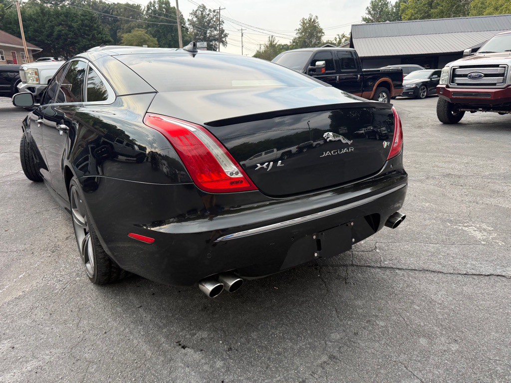 2014 Jaguar XJ Image 34
