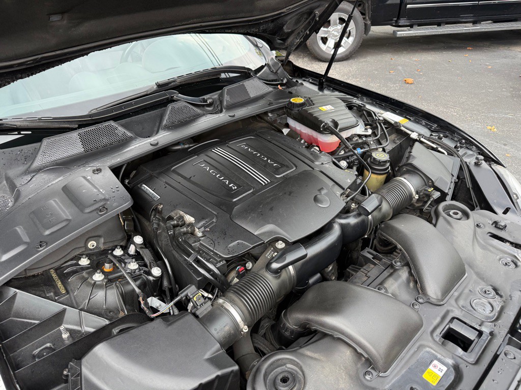 2014 Jaguar XJ Image 39