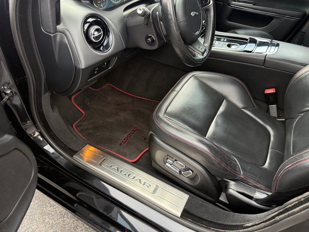 2014 Jaguar XJ Image 41