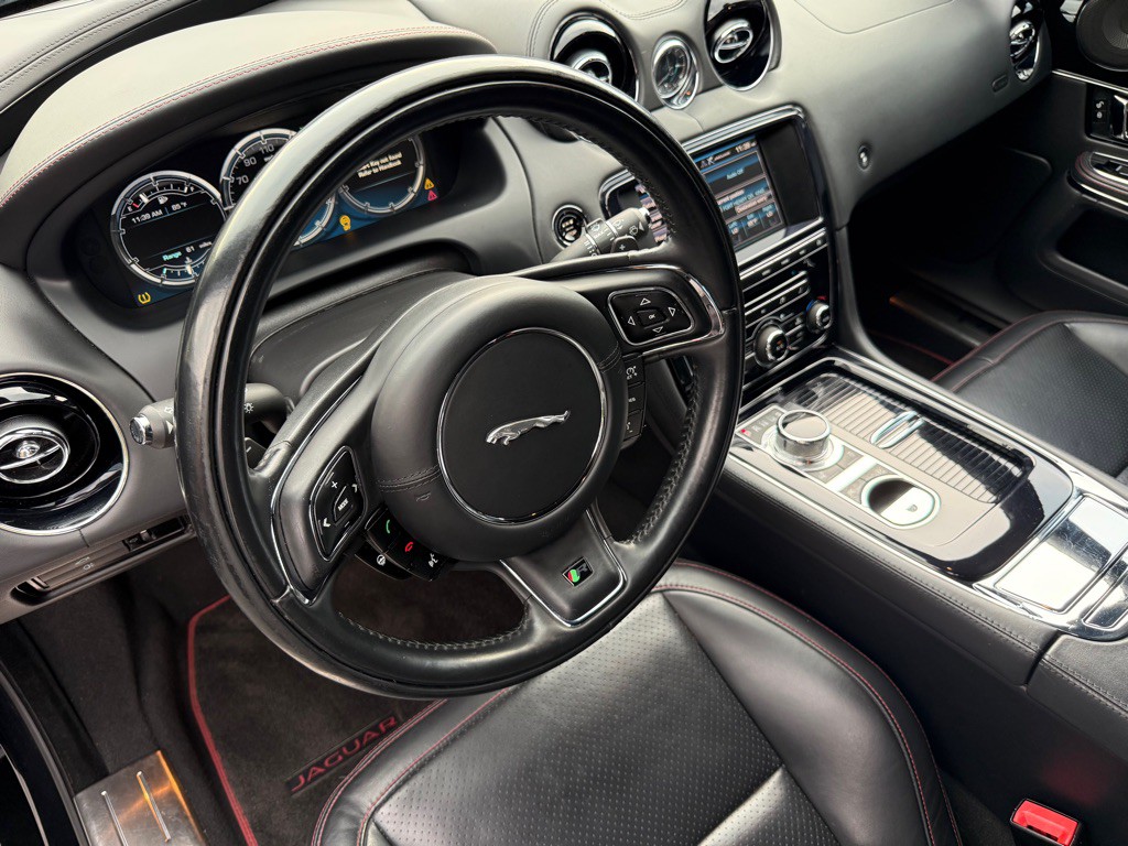 2014 Jaguar XJ Image 46