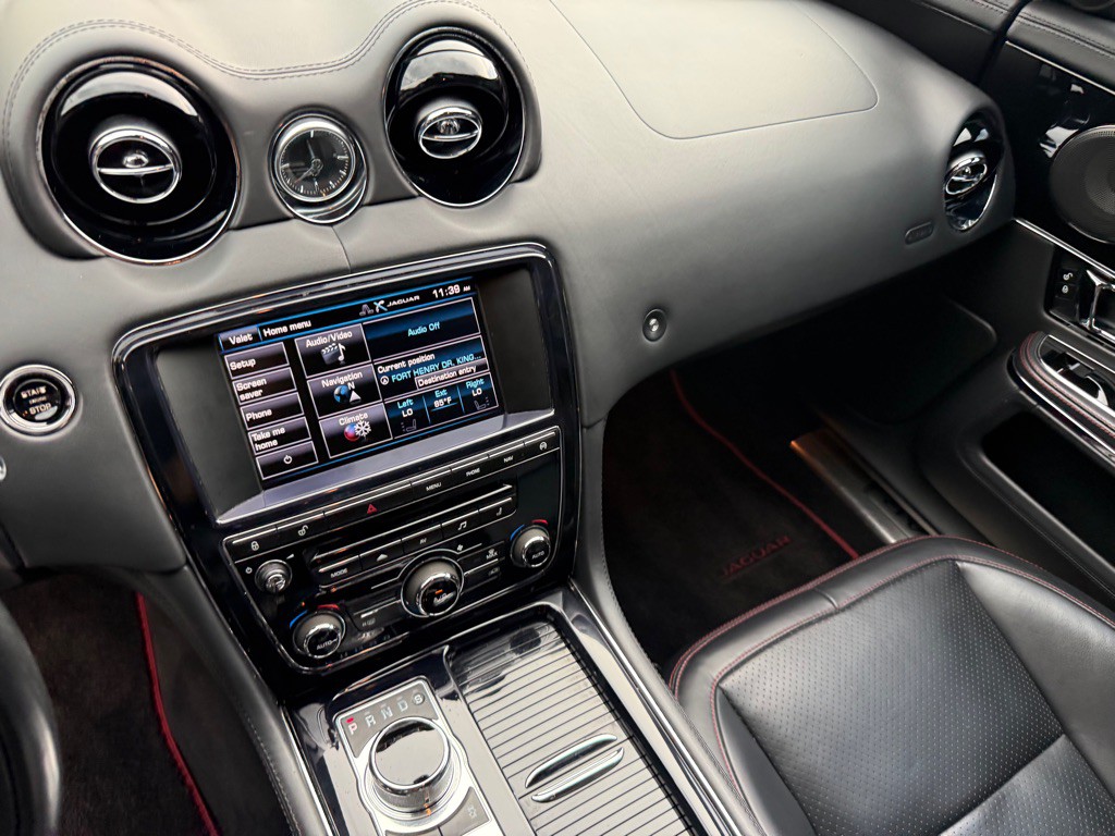 2014 Jaguar XJ Image 48