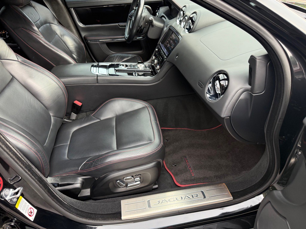 2014 Jaguar XJ Image 52