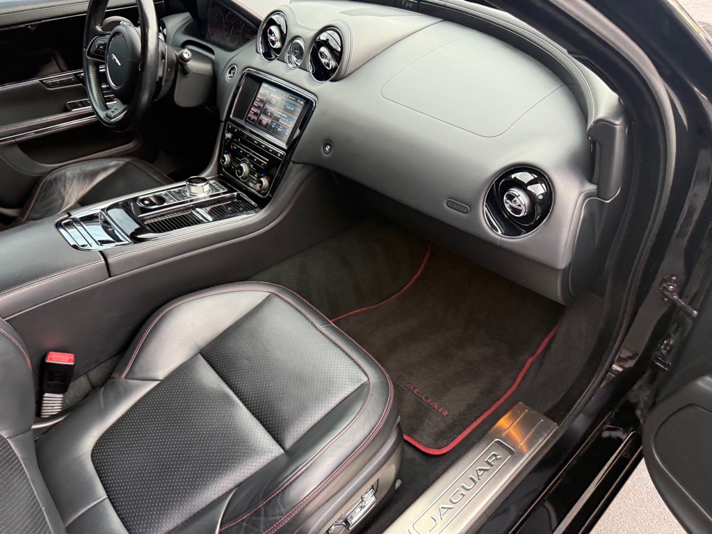 2014 Jaguar XJ Image 53