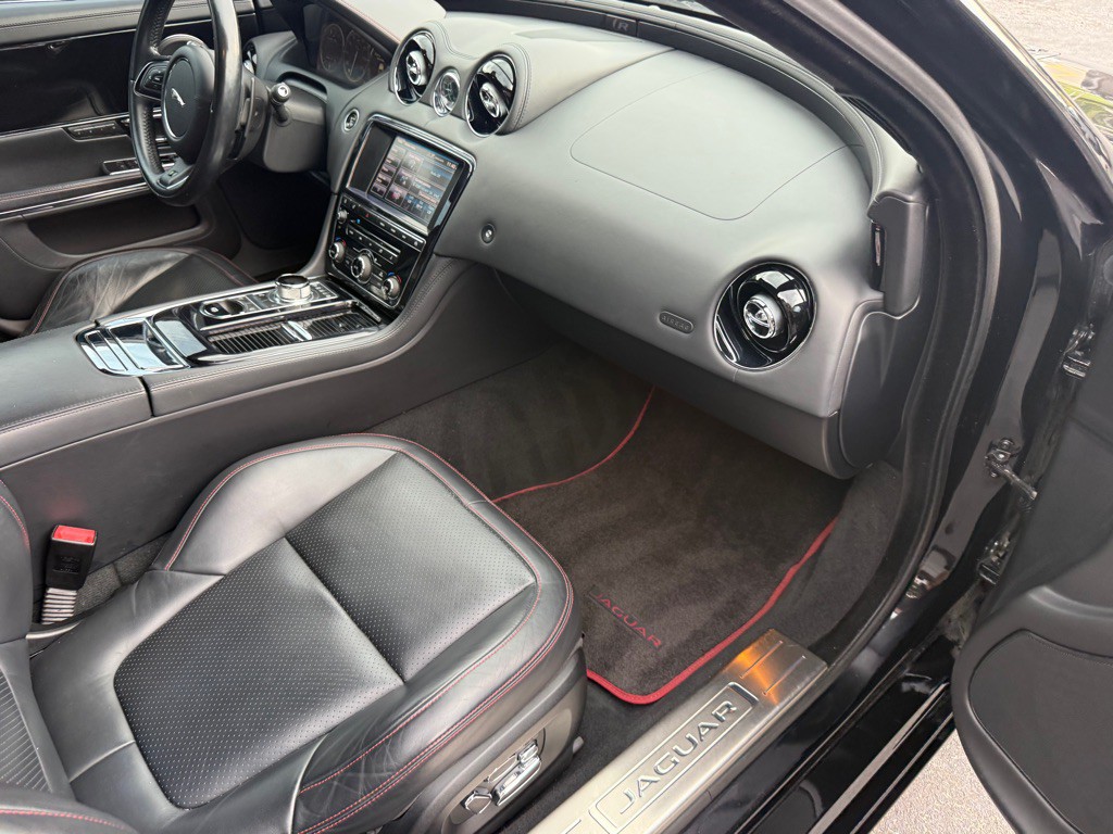 2014 Jaguar XJ Image 57