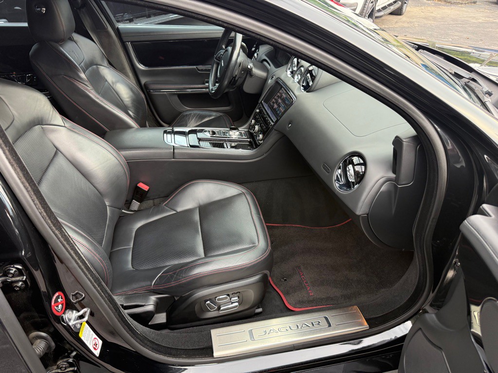 2014 Jaguar XJ Image 59