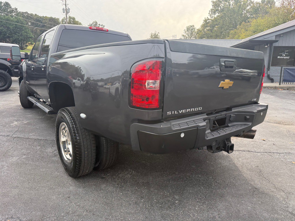 2011 Chevrolet Silverado 1500 Image 12