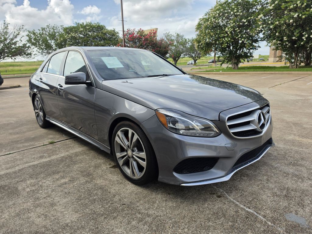 2016 Mercedes-Benz E-Class Image 3