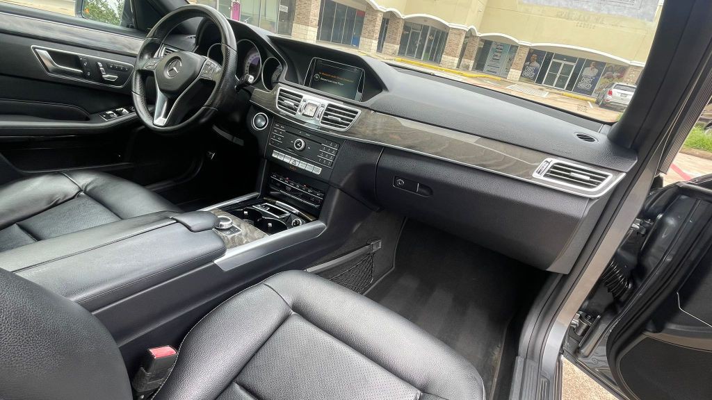 2016 Mercedes-Benz E-Class Image 14
