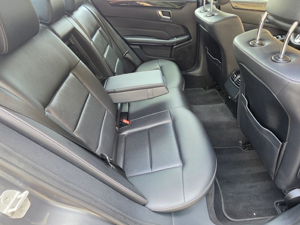 2016 Mercedes-Benz E-Class Image 17