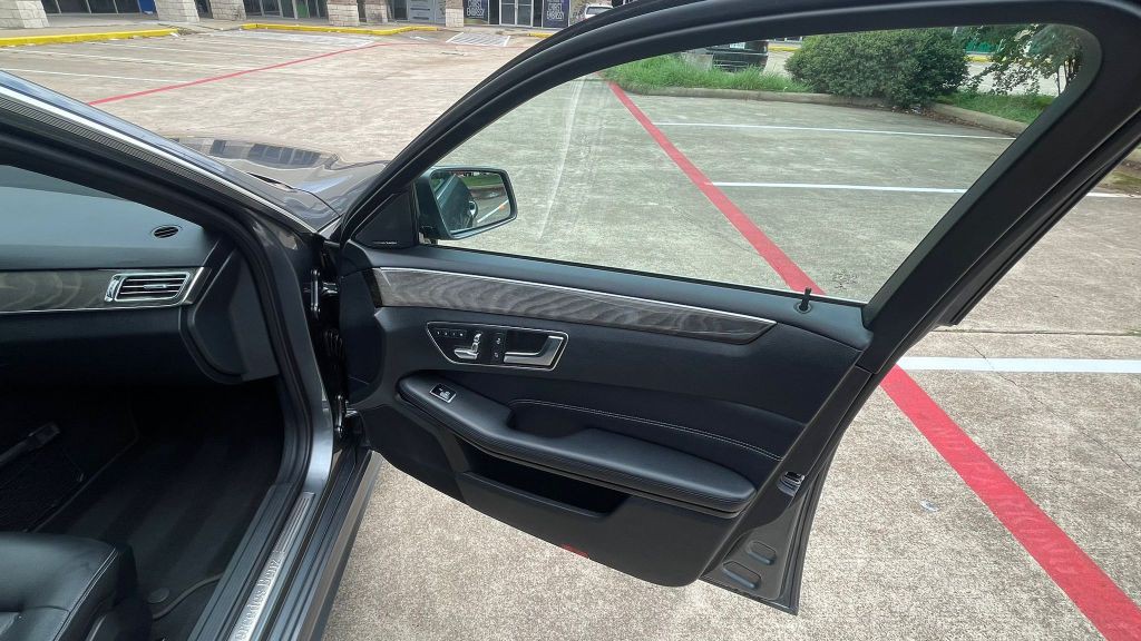 2016 Mercedes-Benz E-Class Image 20