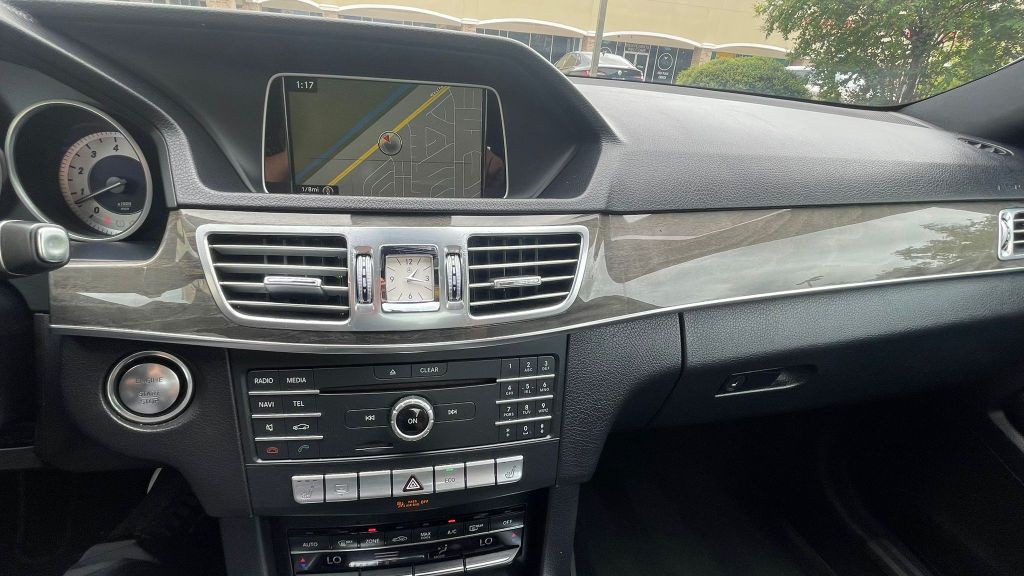2016 Mercedes-Benz E-Class Image 22