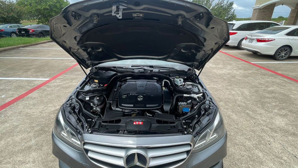 2016 Mercedes-Benz E-Class Image 27