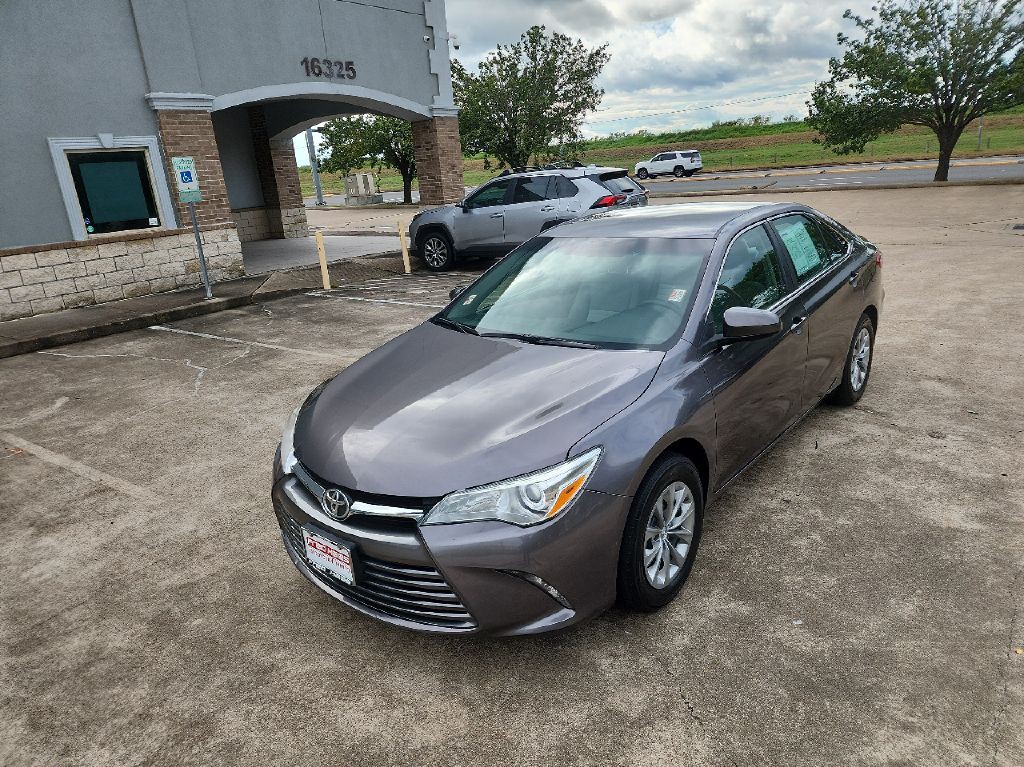 2017 Toyota Camry Image 6