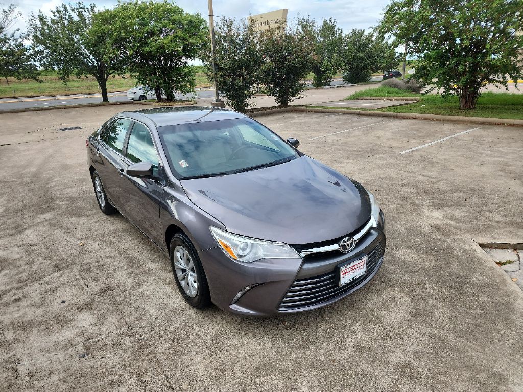 2017 Toyota Camry Image 7