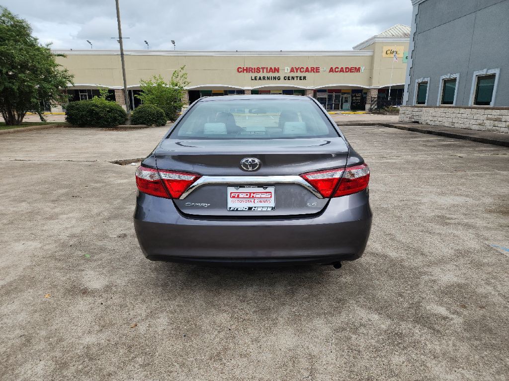 2017 Toyota Camry Image 9