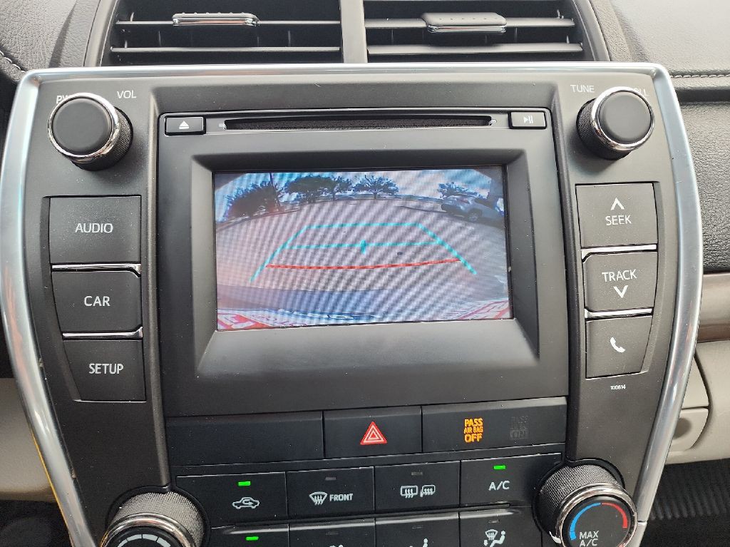 2017 Toyota Camry Image 23