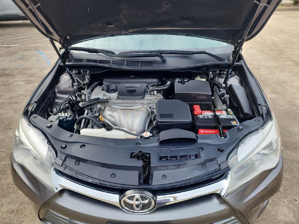 2017 Toyota Camry Image 25