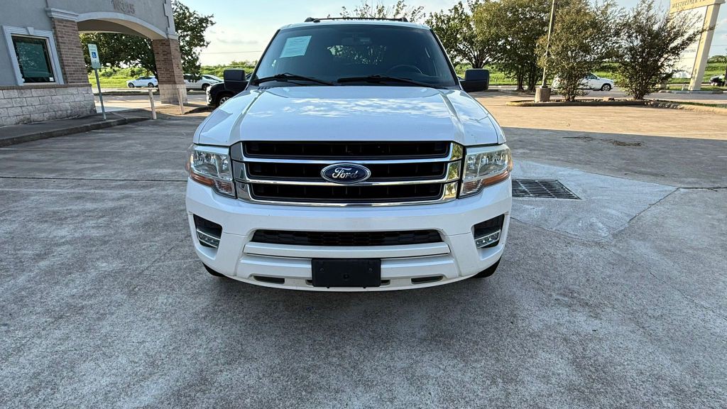 2017 Ford Expedition Image 2