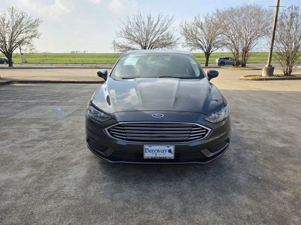 2017 Ford Fusion Image 2
