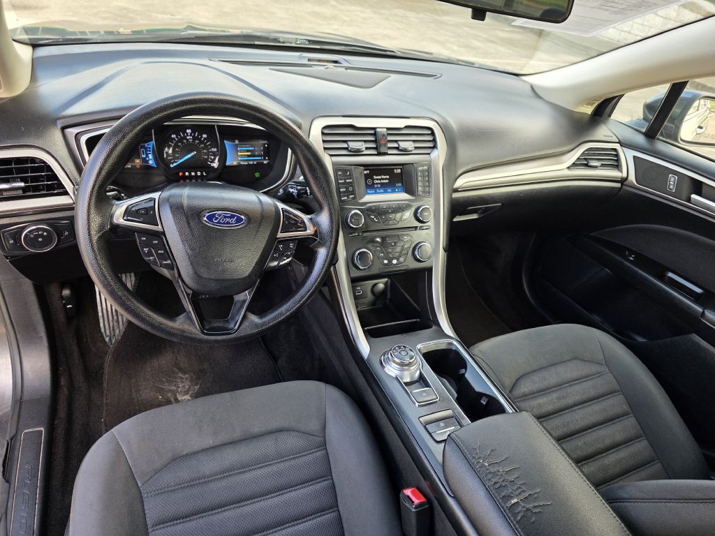 2017 Ford Fusion Image 12