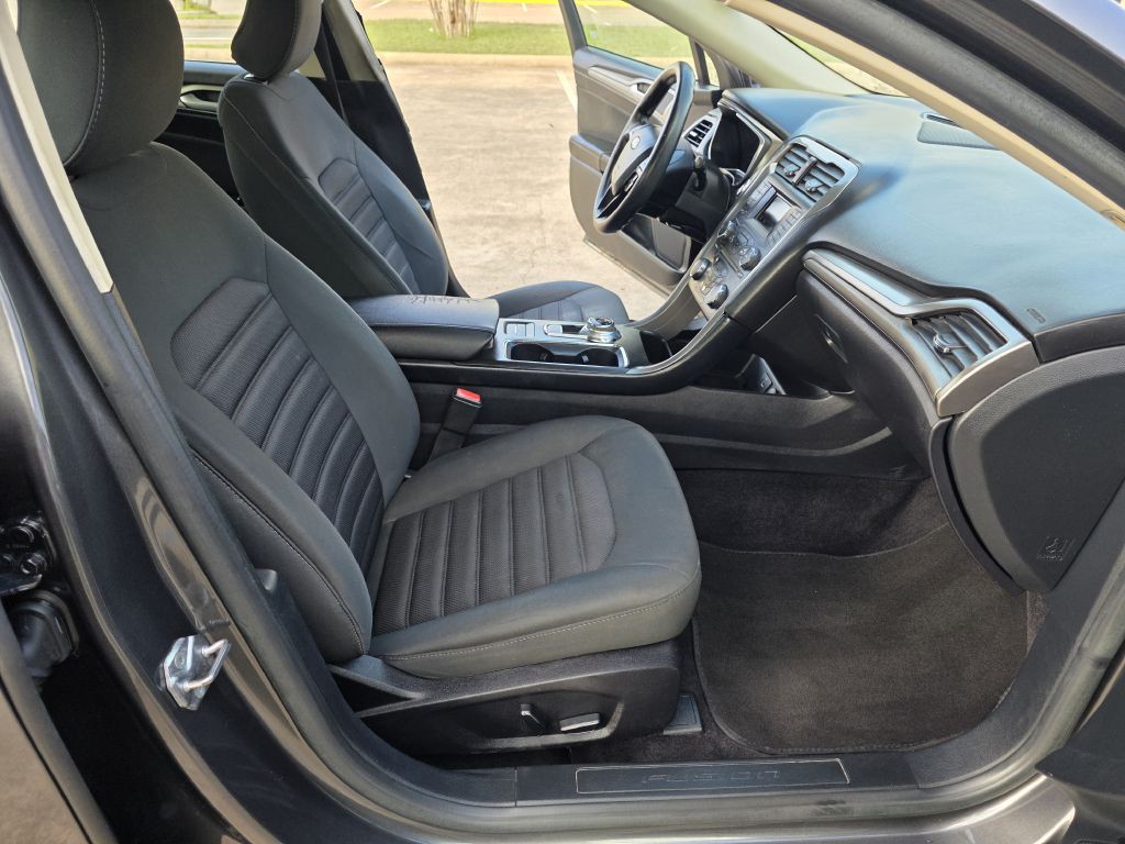 2017 Ford Fusion Image 14