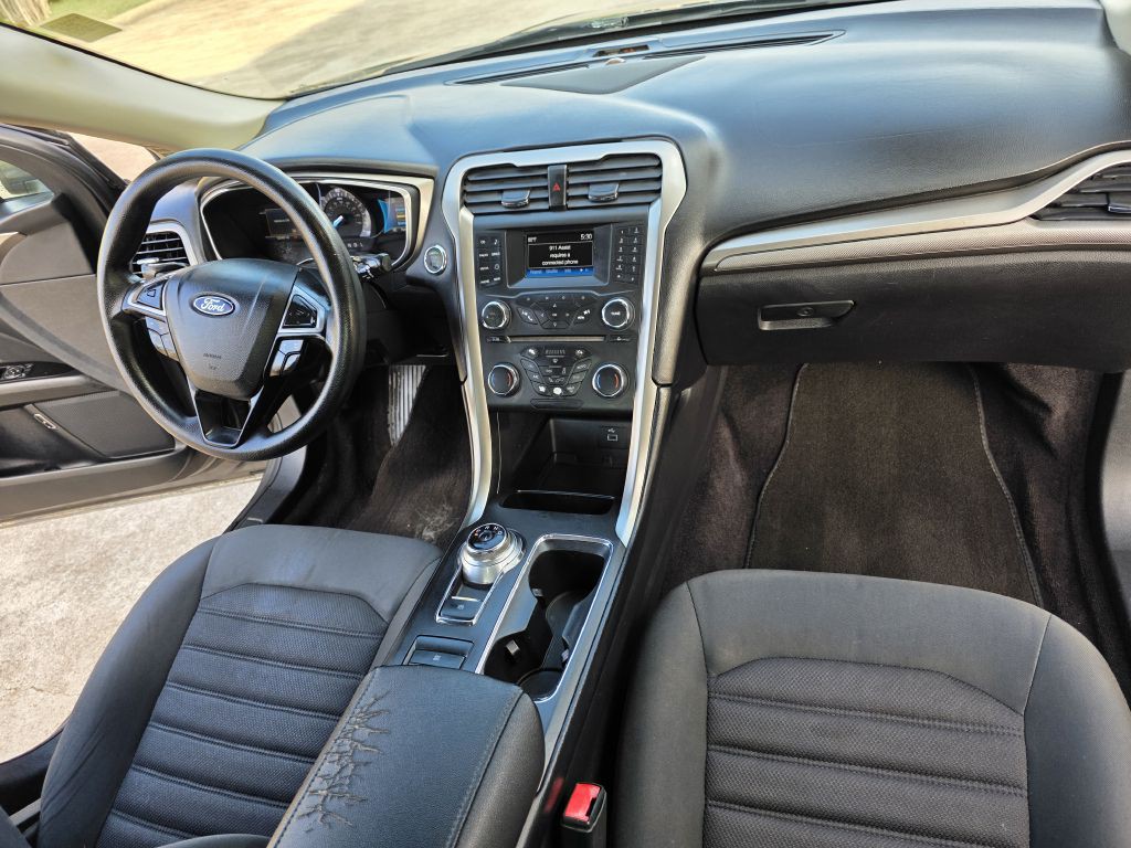 2017 Ford Fusion Image 15