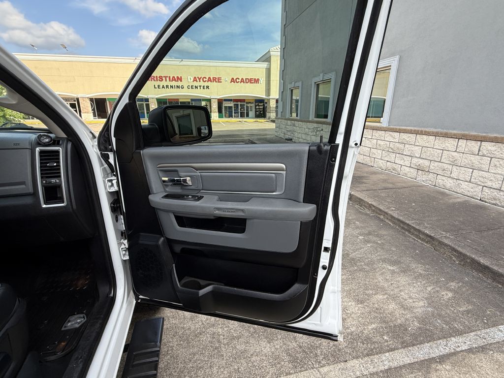2014 RAM 1500 Image 16