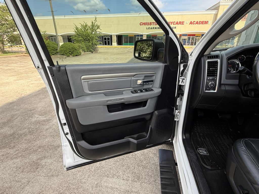 2014 RAM 1500 Image 17