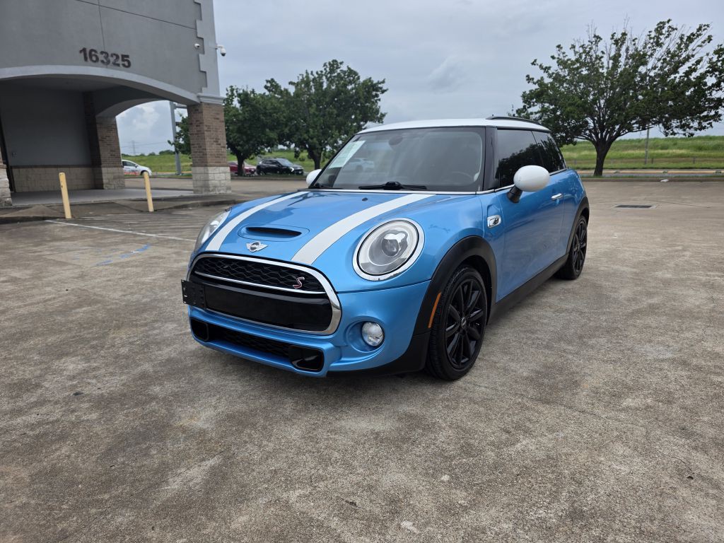 2016 MINI Cooper Image 1