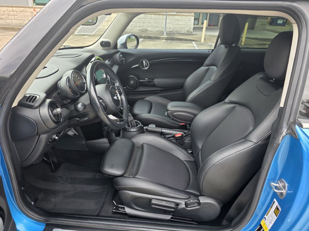 2016 MINI Cooper Image 12
