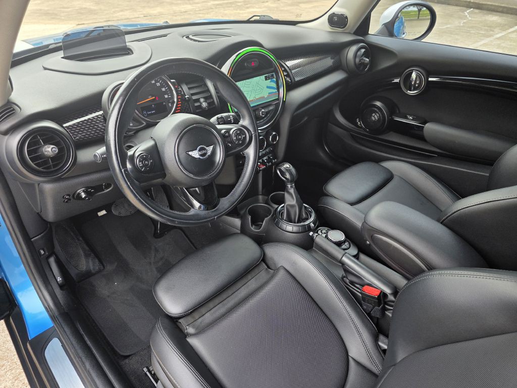 2016 MINI Cooper Image 13