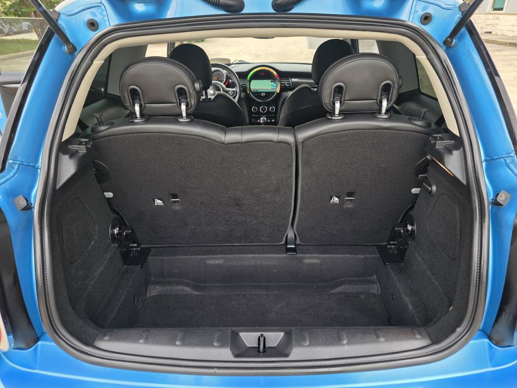 2016 MINI Cooper Image 20