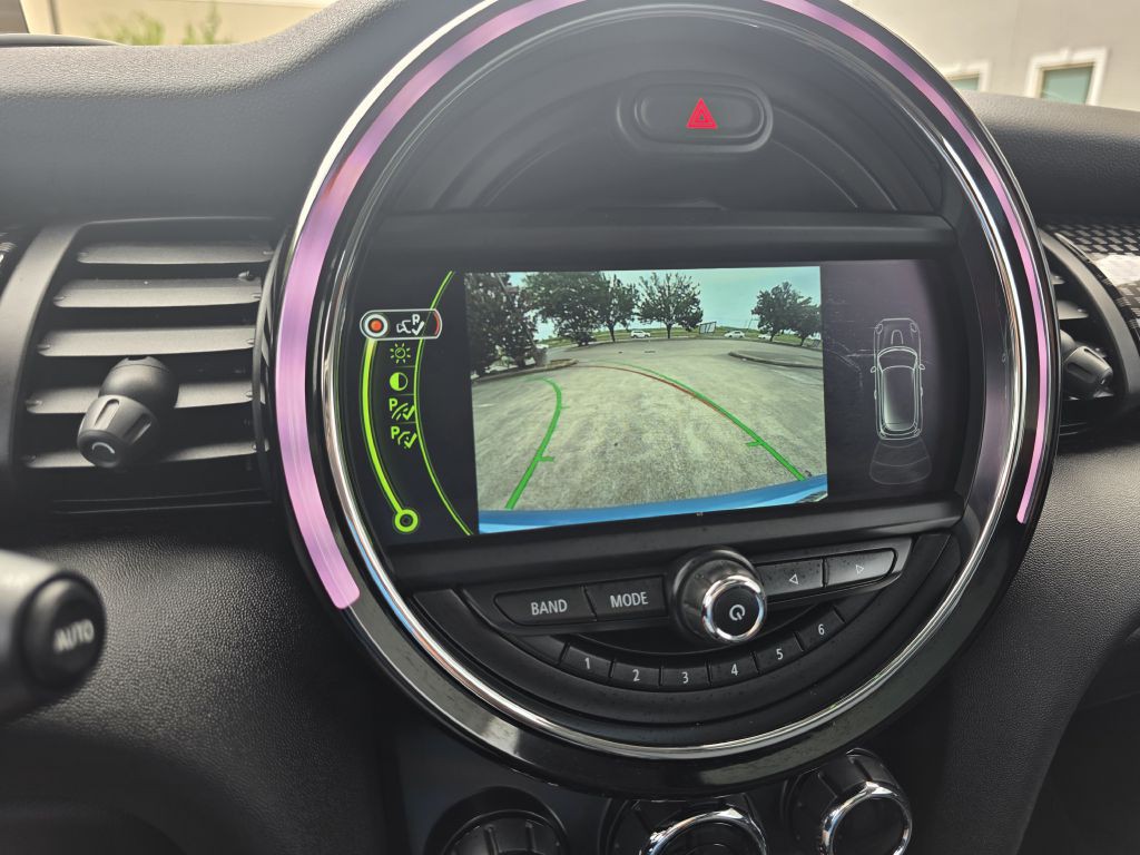 2016 MINI Cooper Image 26