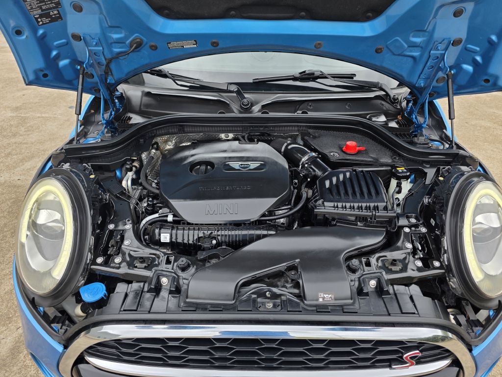 2016 MINI Cooper Image 29