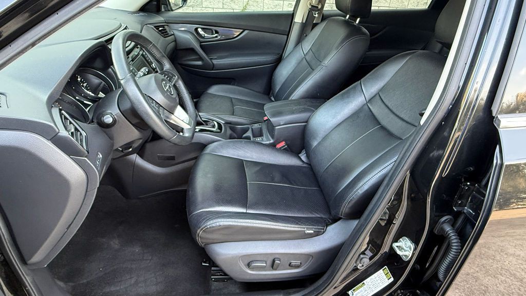 2019 Nissan Rogue Image 11