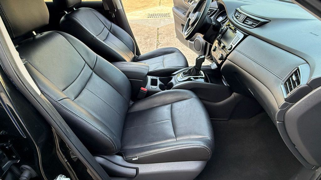 2019 Nissan Rogue Image 13